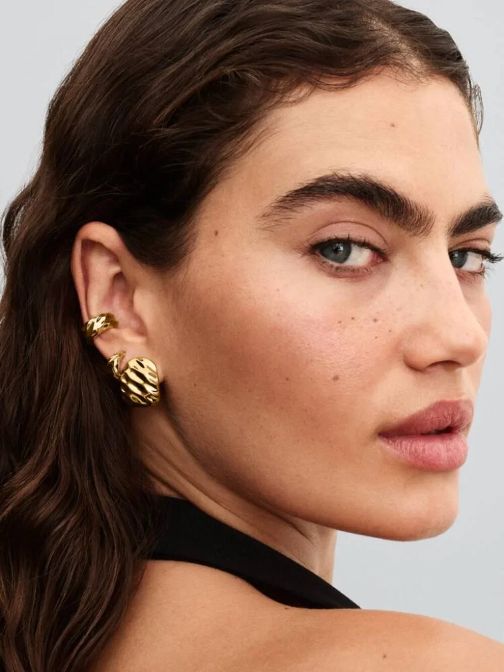 Pandora Rippled Wide Hoop Earrings - Picture 3 of 3